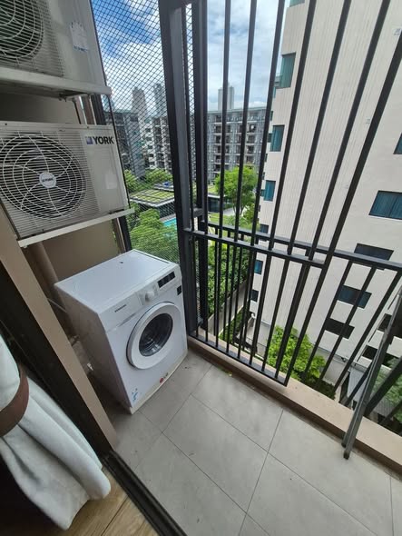 Blossom Condo Sathon-Charoen Rat