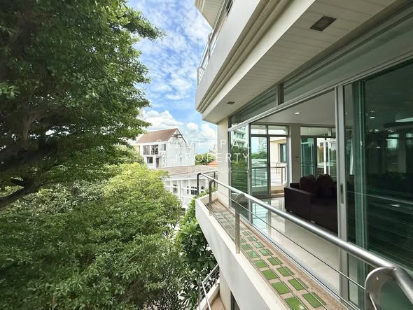 room interior of Bright Sukhumvit 24