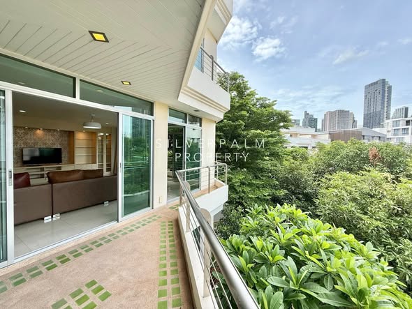 room interior of Bright Sukhumvit 24