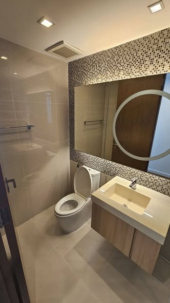 bathroom of Bright Wongwian Yai