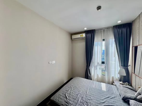 bedroom of C Ekkamai Condominium