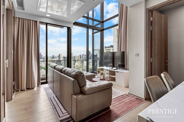 living room and bedroom of Celes Asoke
