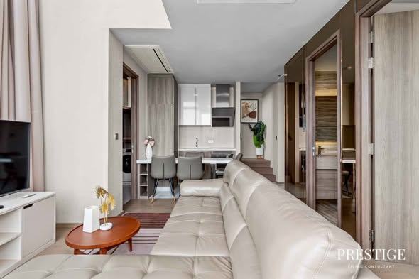 living room and bedroom of Celes Asoke