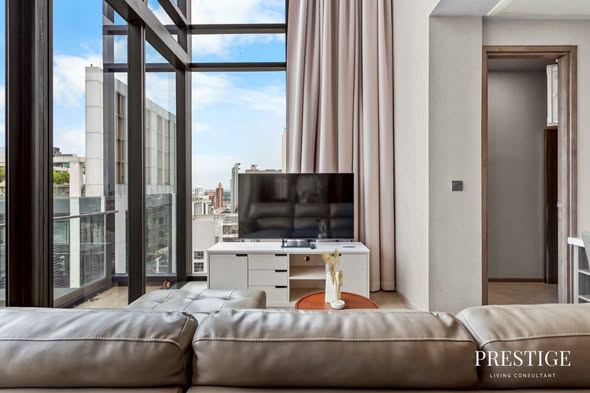living room and bedroom of Celes Asoke