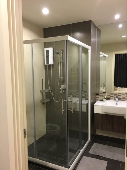 room interior and bathroom of Centric Ari Station