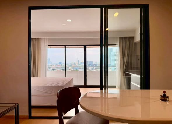 bedroom and room interior of Centurion Park Condominium