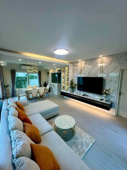 living room of Chaiyaphruek Ramindra Expressway-Chatuchot
