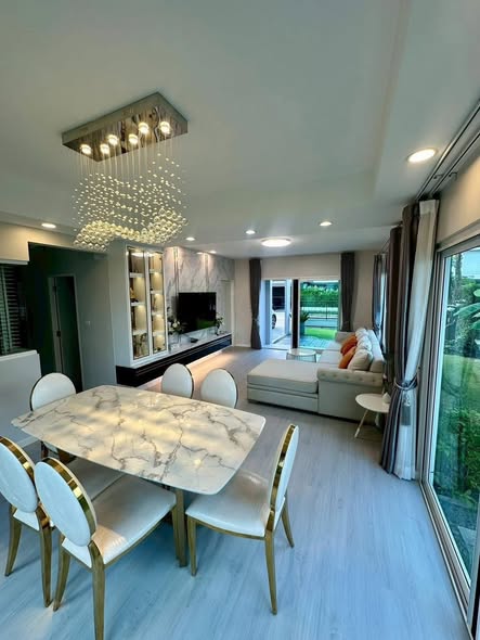 living room and room interior of Chaiyaphruek Ramindra Expressway-Chatuchot