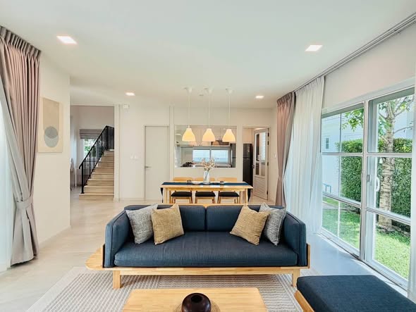 living room and room interior of Chaiyapruek Bangna KM15