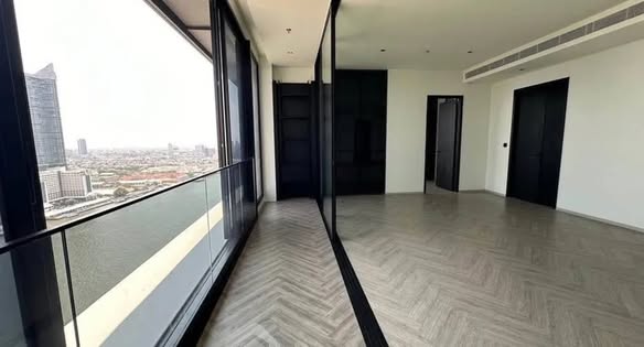 room interior of Chapter Charoennakhon–Riverside