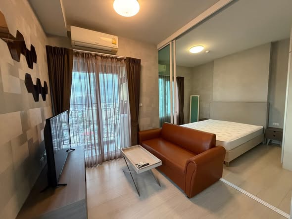 bedroom of Chapter One Eco Ratchada-HuaiKhwang