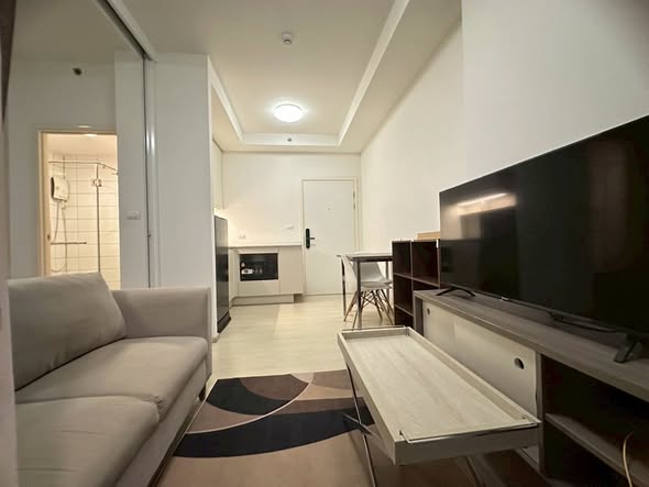 bedroom and living room of Chapter One Eco Ratchada-HuaiKhwang