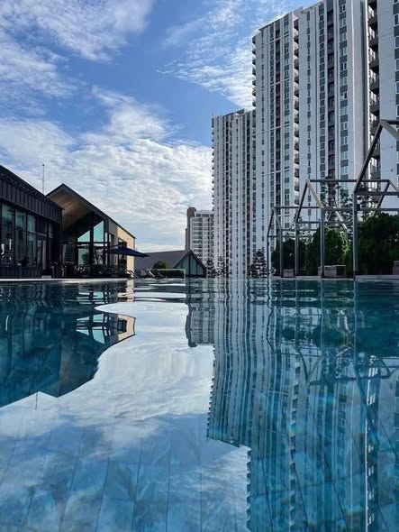 pool of Chapter One Eco Ratchada-HuaiKhwang