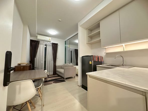 room interior of Chapter One Eco Ratchada-HuaiKhwang