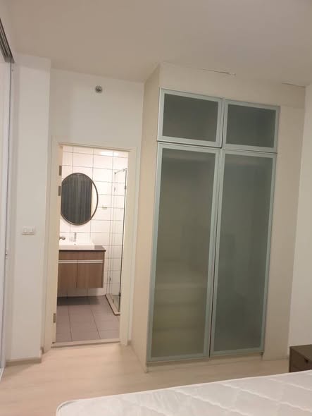 room interior and bathroom of Chapter One Eco Ratchada-HuaiKhwang