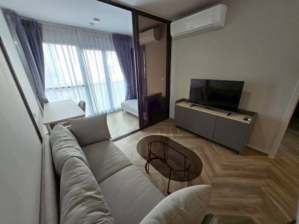 bedroom and living room of CHAPTER THONGLOR 25