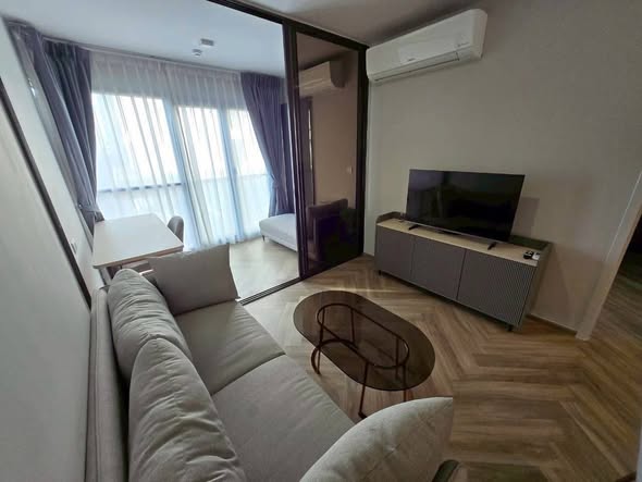 bedroom and living room of CHAPTER THONGLOR 25