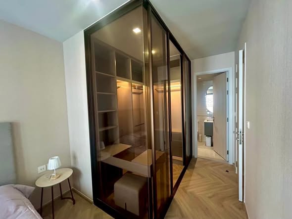 bedroom and room interior of CHAPTER THONGLOR 25