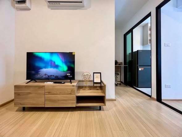 living room and room interior of Chewathai Hallmark Ladprao – Chokchai 4 Phase 2