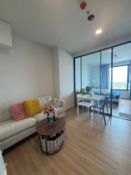 living room and bedroom of Chewathai Kaset-Nawamin