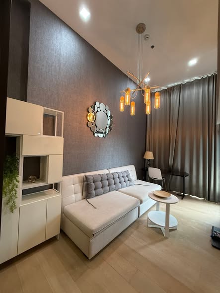 bedroom and living room of Chewathai Residence Asoke
