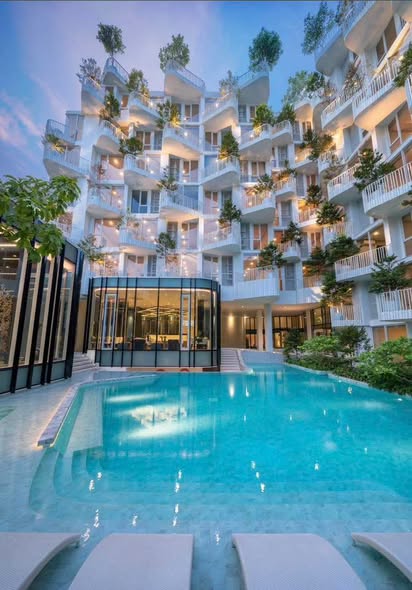 pool of Chewathai Residence Thong Lo