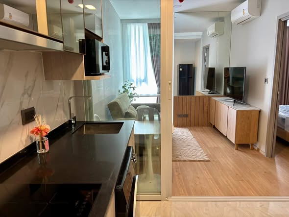 room interior and kitchen of Chewathai Residence Thong Lo