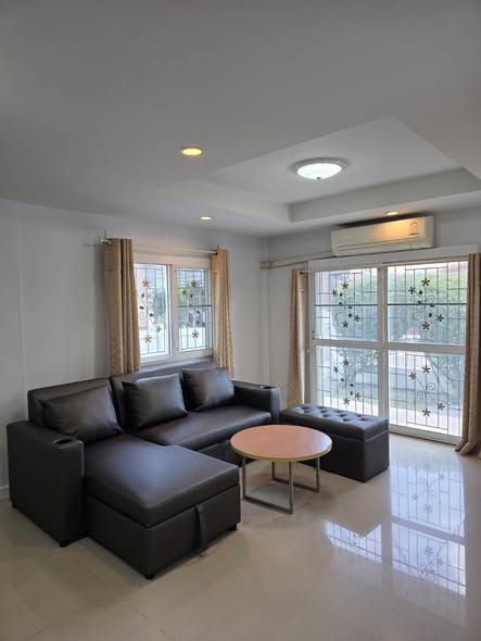 living room of Chuan Chuen Park On Nut-Wong Waen