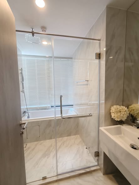 room interior and bathroom of Coco Parc
