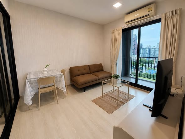 bedroom and living room of Condolette Midst Rama 9
