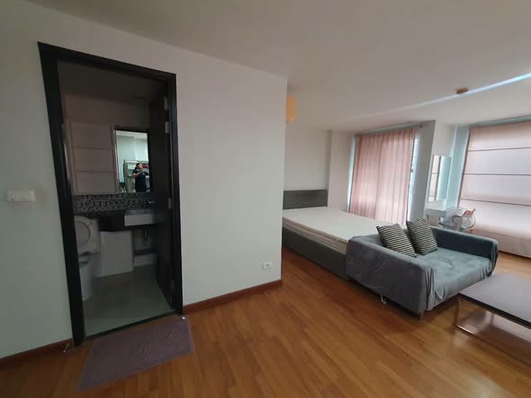 bedroom of Coolhouse Condominium