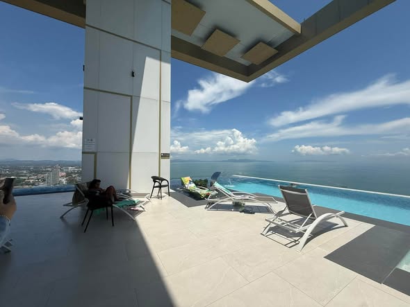 pool of Copacabana Beach Jomtien