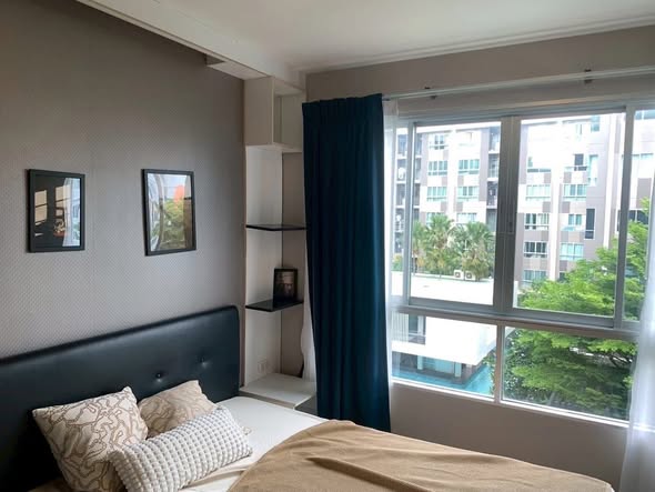 bedroom of D Condo Sukhumvit 109