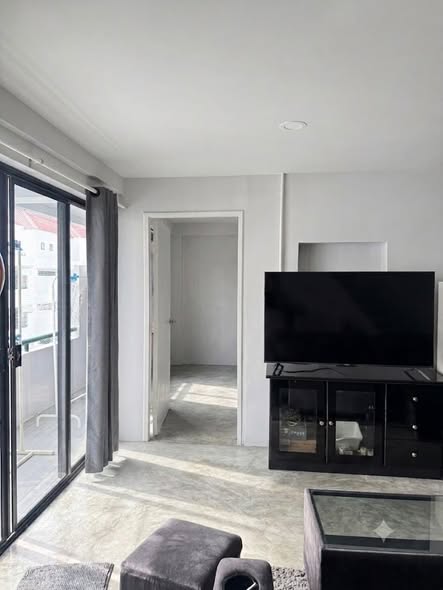 living room and room interior of Eastwood Park Condominium
