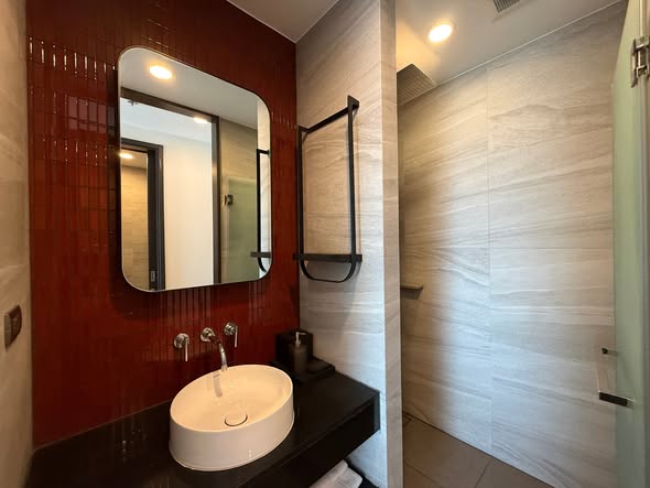 bathroom of Edge Central Pattaya