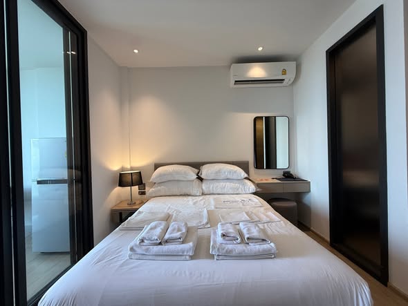 bedroom and room interior of Edge Central Pattaya