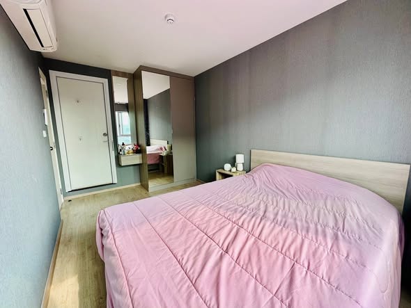 bedroom of Elio Del Moss Phaholyothin