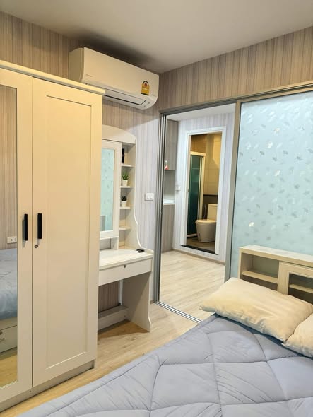 bedroom and bathroom of Elio Del Moss Phaholyothin