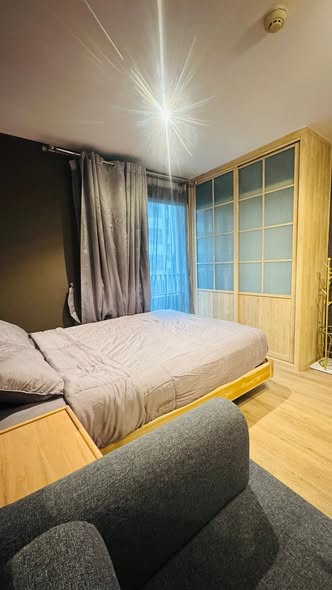 bedroom and room interior of Elio Sukhumvit 64