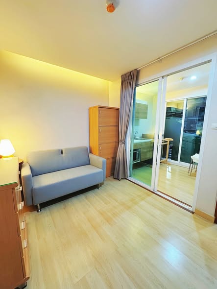 bedroom and room interior of Emerald Residence Ratchada Condominium