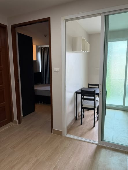 bedroom and room interior of Emerald Residence Ratchada Condominium