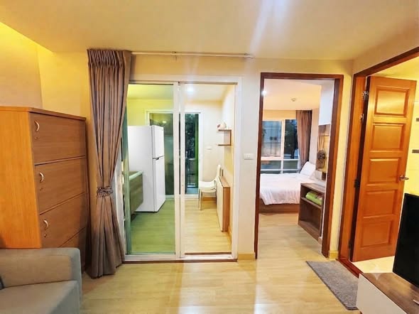 bedroom and room interior of Emerald Residence Ratchada Condominium