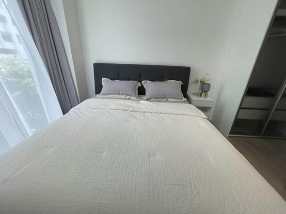 bedroom of Fynn Asoke