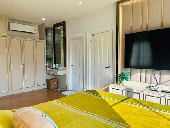 living room and bedroom of Golden Neo Sathorn Village