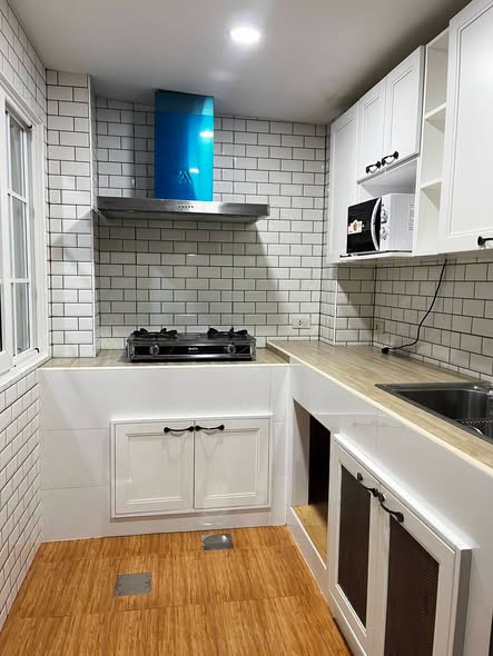kitchen of Golden Neo, Sukhumvit LaSalle