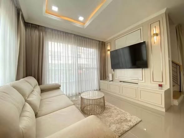 living room and bedroom of Golden Neo, Sukhumvit LaSalle