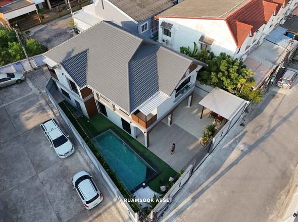 Green Lung Pool Villas