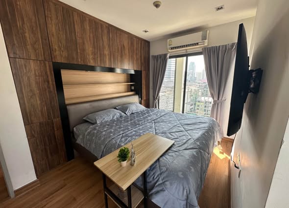 bedroom of Ideo Mobi Rama 9