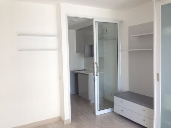 bedroom and room interior of Ideo Mobi Sathorn