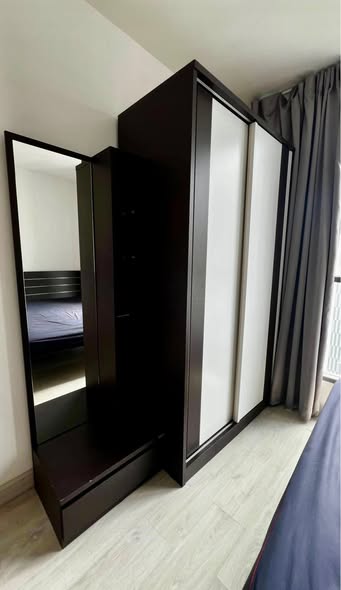bedroom and room interior of Ideo Mobi Sukhumvit 81